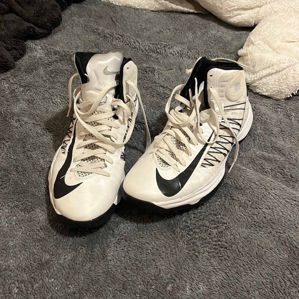 White Nike hyperdunks